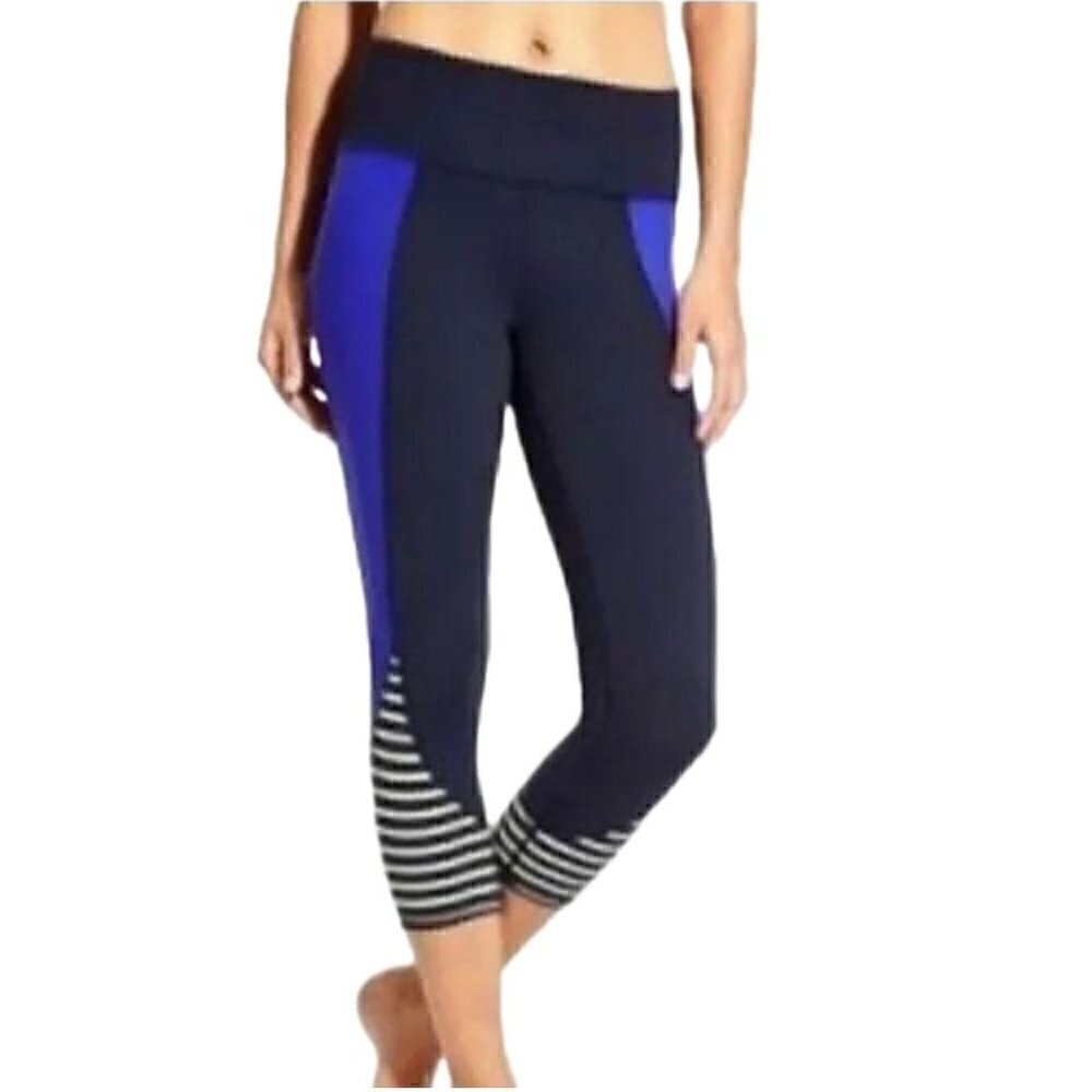 Athleta Chaturanga Leggings S Flow Stripe Cropped Blue Mid Rise Tight Size Capri